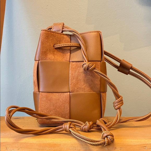 JACD Brown Woven Vegan Leather Bucket Bag - Picture 1 of 8